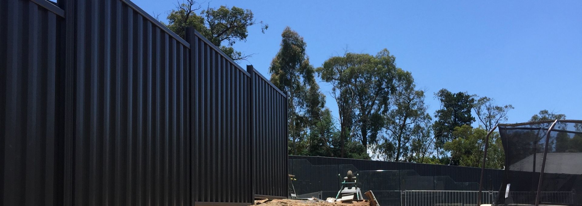 Colorbond-fence-built-on-a-hill_1920x680_acf_cropped