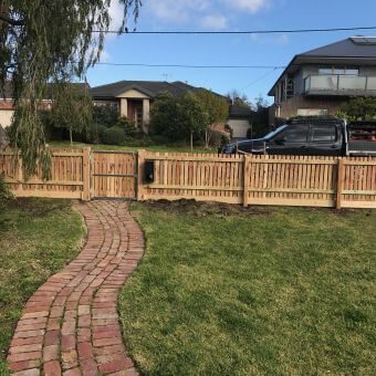 Front-timber-picket-fence_340x340_acf_cropped