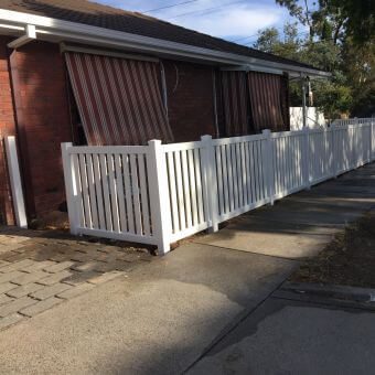 Full-privacy-and-Windsor-pvc-fence-combine_340x340_acf_cropped