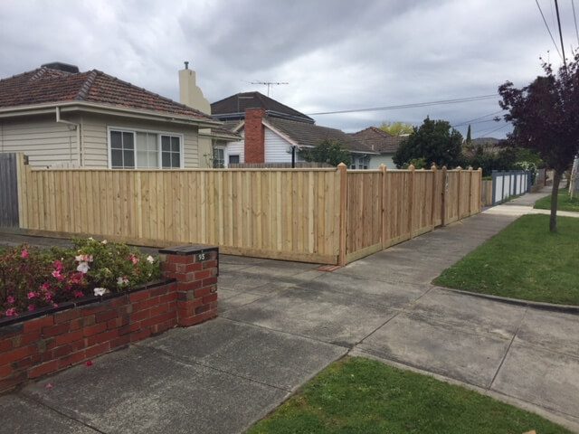 Timber-remote-gate-fencing