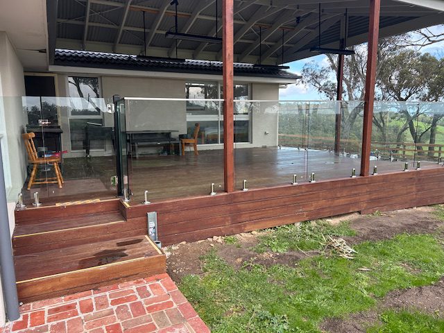 sleek glass pool fencing_4