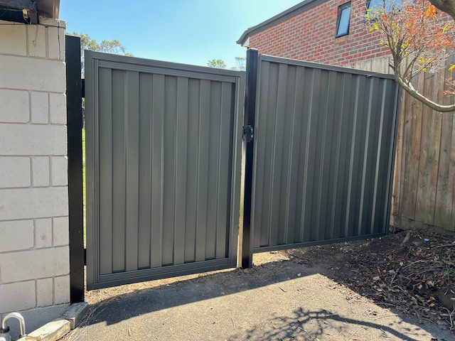 colorbond swing gate-1