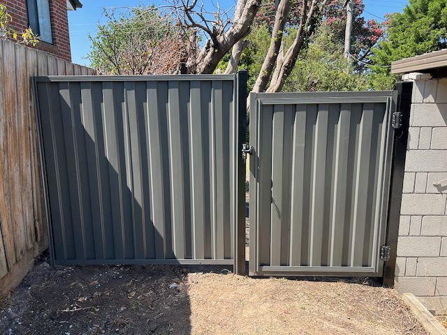 colorbond swing gate-2